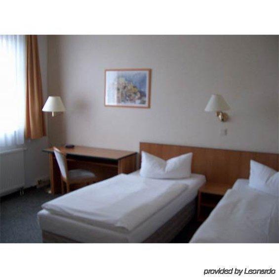 Hotel Kubrat An Der Spree Берлін Екстер'єр фото